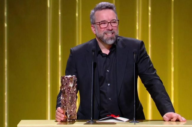 Laurens Ehrmann, Fondateur et Superviseur VFX de The Yard VFX, reçoit le César 2023 des meilleurs effets visuels.