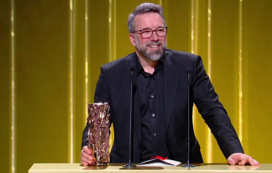 Laurens Ehrmann, Fondateur et Superviseur VFX de The Yard VFX, reçoit le César 2023 des meilleurs effets visuels.