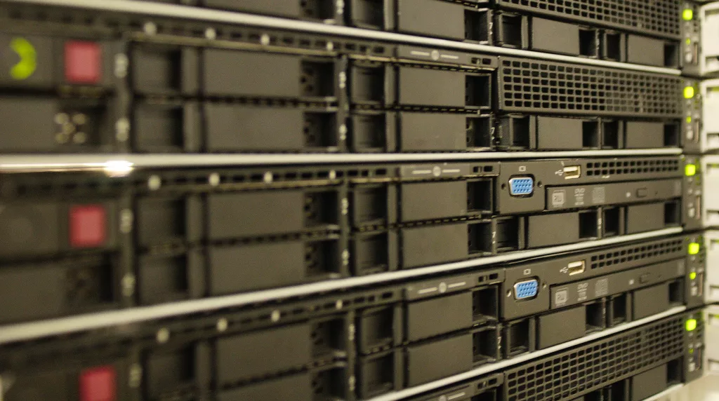 At the Paris site, rack-mounted workstations are connected to the Montpellier peripherals by Teradici's PCoIP solution.