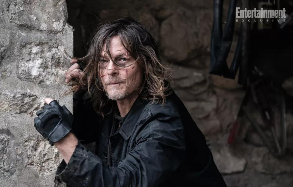 Discover Entertainment Weekly's exclusive pictures of "The WAlking Dead : Daryl Dixon" Season 2 - a series for which the France-based VFX studio The Yard crafted VFX.