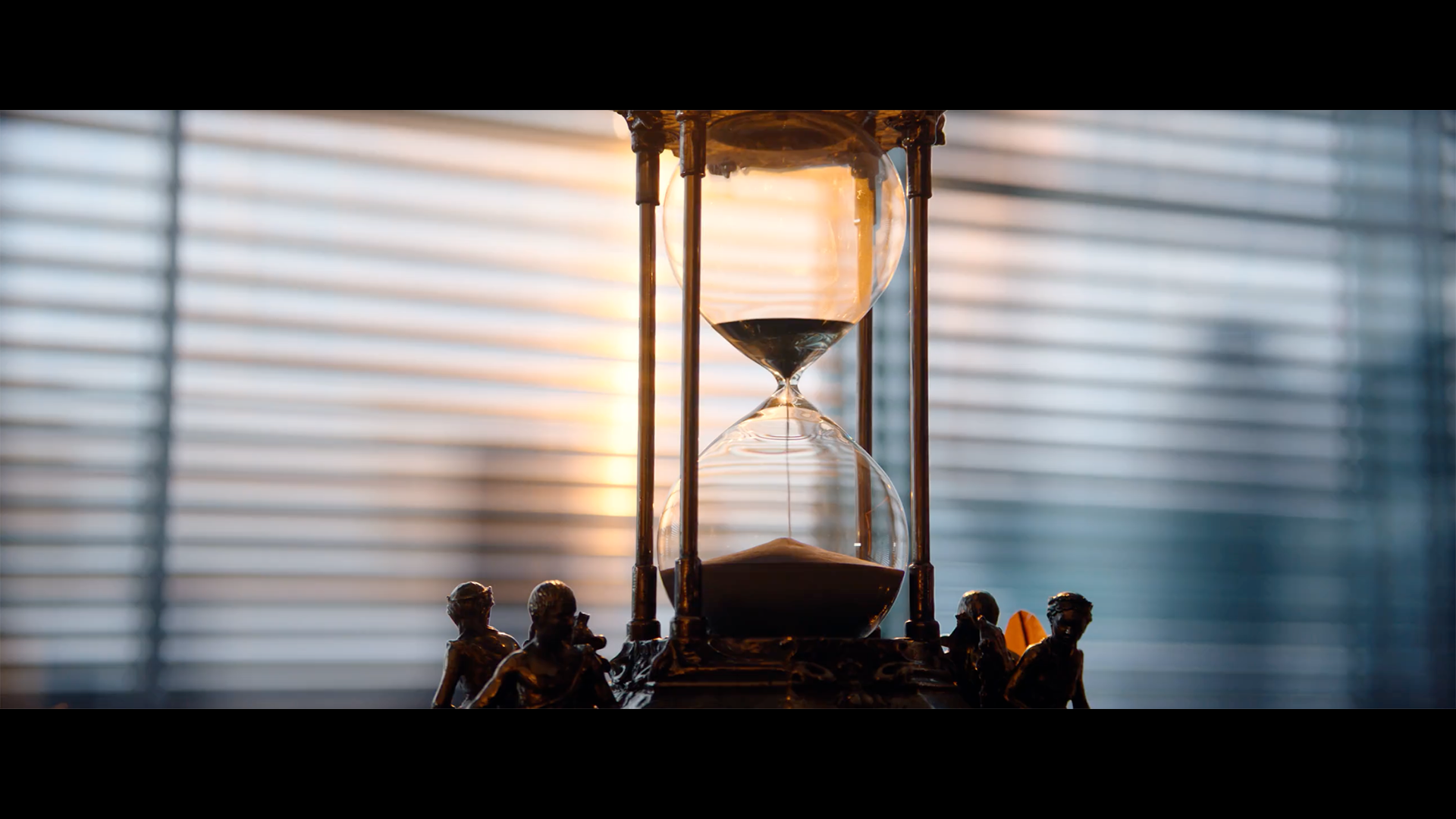 CG sandglass and flowing sand made by The Yard VFX for John Wick : Chapter 4