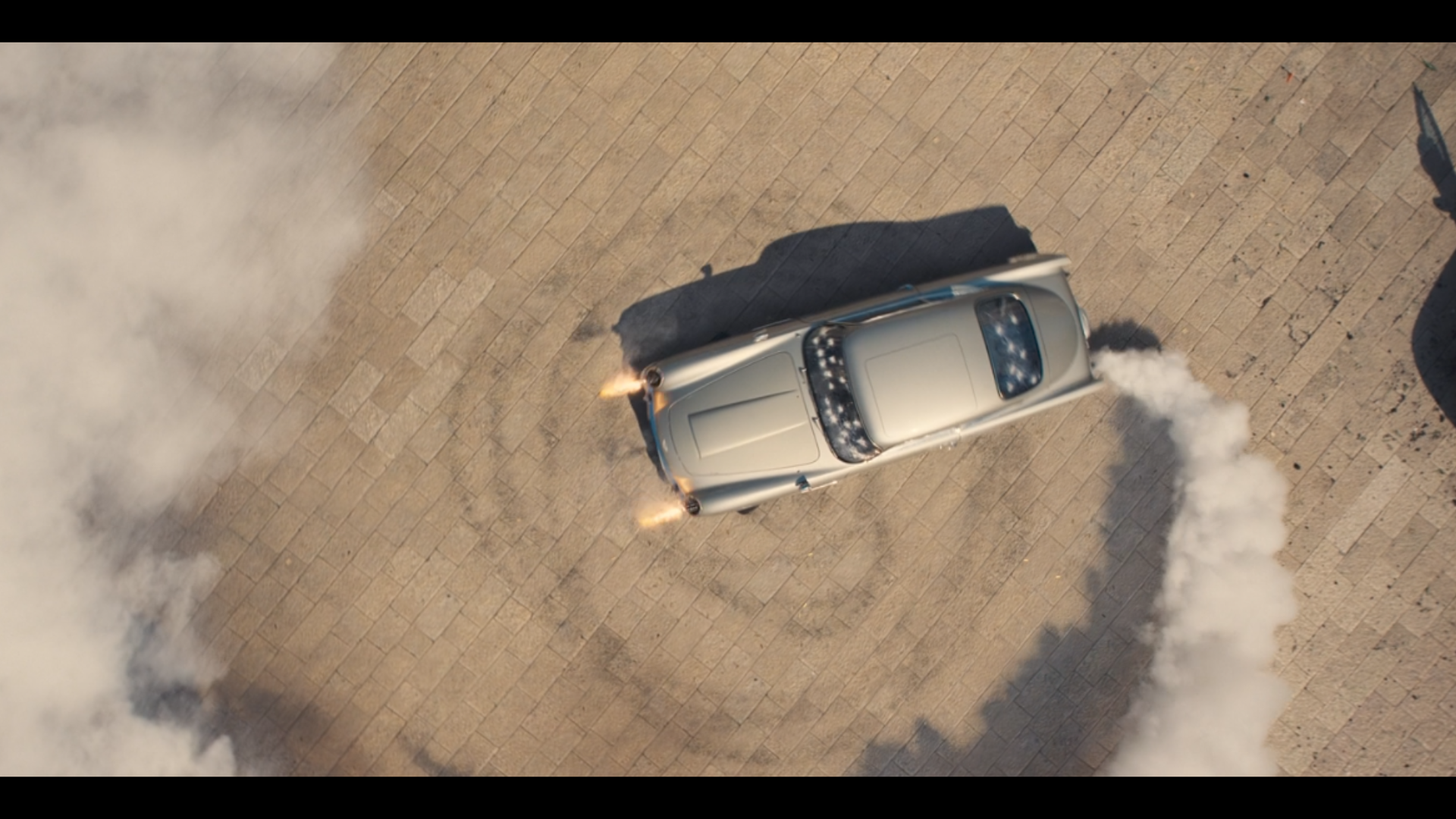 Denis Scolan, currently Head of Compositing at The Yard VFX, previously worked on James Bond : No Time to Die feature film.